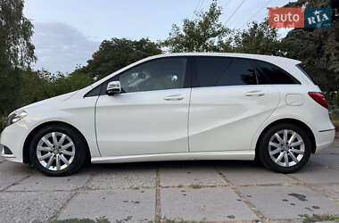 Хэтчбек Mercedes-Benz B-Class 2013 в 