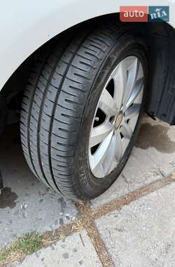 Хэтчбек Mercedes-Benz B-Class 2013 в 