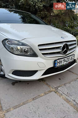Хэтчбек Mercedes-Benz B-Class 2013 в 