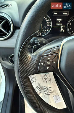 Хэтчбек Mercedes-Benz B-Class 2013 в 