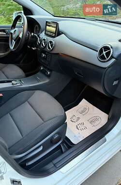 Хэтчбек Mercedes-Benz B-Class 2013 в 