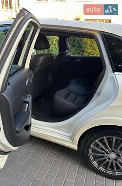 Хэтчбек Mercedes-Benz B-Class 2017 в 