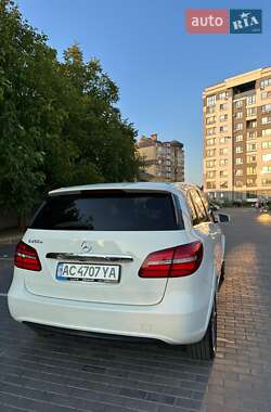 Хэтчбек Mercedes-Benz B-Class 2017 в 