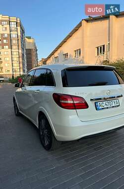 Хэтчбек Mercedes-Benz B-Class 2017 в 