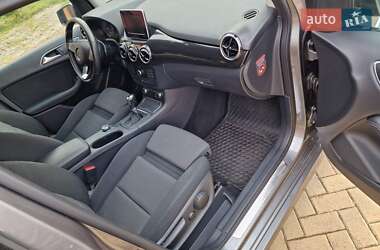 Хэтчбек Mercedes-Benz B-Class 2017 в 