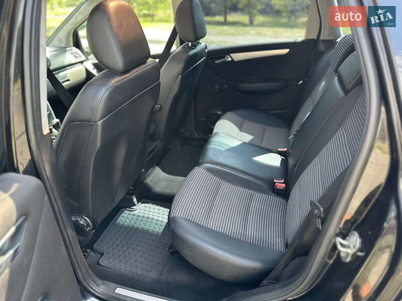 Хетчбек Mercedes-Benz B-Class 2005 в Кривому Розі фото 18 Хетчбек Mercedes-Benz B-Class 2005 в Кривому Розі