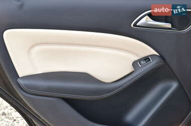 Хэтчбек Mercedes-Benz B-Class 2015 в 