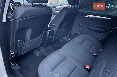 Хэтчбек Mercedes-Benz B-Class 2011 в 