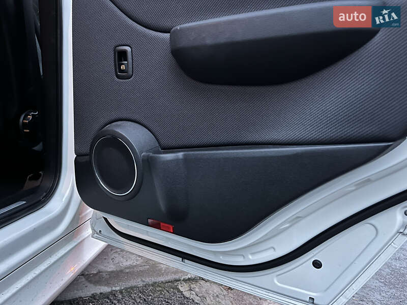Хэтчбек Mercedes-Benz B-Class 2011 в Львове