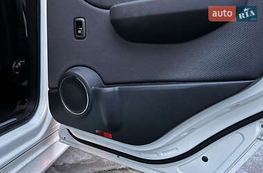 Хэтчбек Mercedes-Benz B-Class 2011 в 