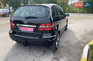 Хэтчбек Mercedes-Benz B-Class 2009 в 