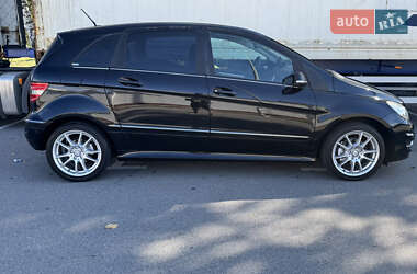 Хэтчбек Mercedes-Benz B-Class 2010 в 