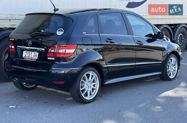 Хэтчбек Mercedes-Benz B-Class 2010 в 