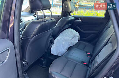 Хэтчбек Mercedes-Benz B-Class 2015 в 