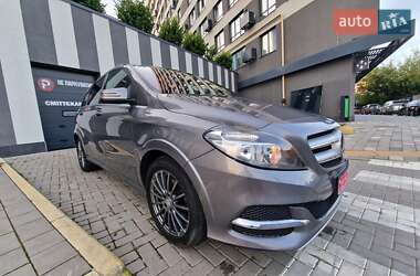 Хэтчбек Mercedes-Benz B-Class 2015 в 