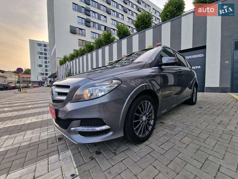 Хэтчбек Mercedes-Benz B-Class 2015 в 