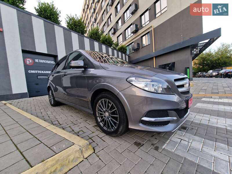 Хэтчбек Mercedes-Benz B-Class 2015 в 