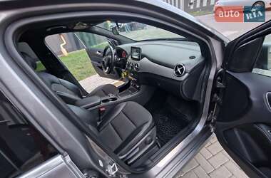 Хэтчбек Mercedes-Benz B-Class 2015 в 