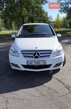 Хэтчбек Mercedes-Benz B-Class 2010 в 