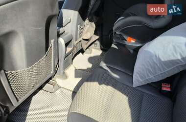 Хэтчбек Mercedes-Benz B-Class 2010 в 
