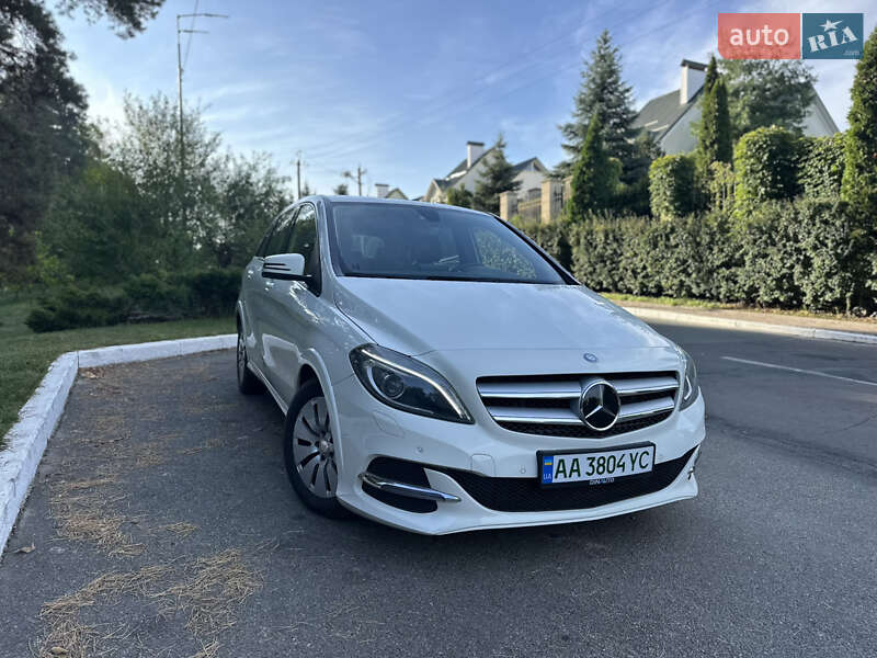 Хэтчбек Mercedes-Benz B-Class 2015 в Киеве фото 4 Хэтчбек Mercedes-Benz B-Class 2015 в Киеве