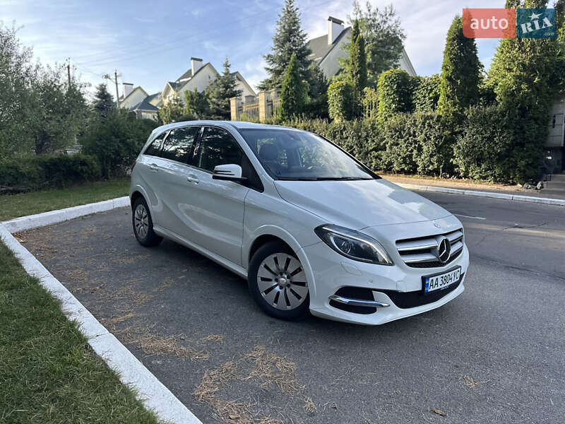 Хэтчбек Mercedes-Benz B-Class 2015 в Киеве фото 5 Хэтчбек Mercedes-Benz B-Class 2015 в Киеве