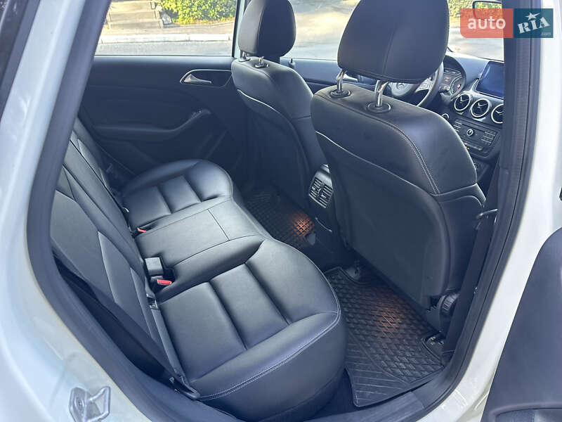 Хэтчбек Mercedes-Benz B-Class 2015 в Киеве фото 13 Хэтчбек Mercedes-Benz B-Class 2015 в Киеве