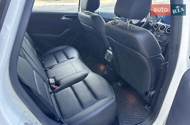 Хетчбек Mercedes-Benz B-Class 2015 в 