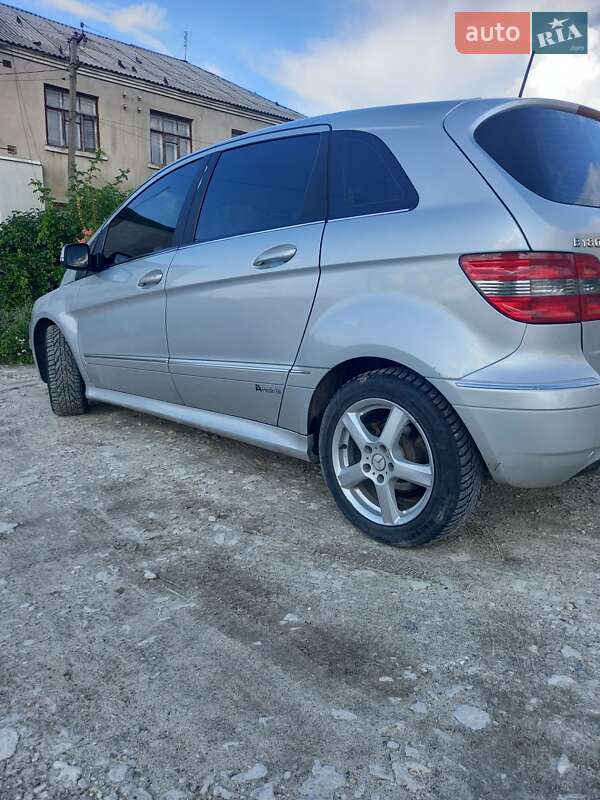 Хэтчбек Mercedes-Benz B-Class 2011 в Шумске