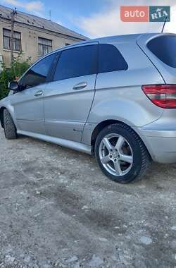 Хетчбек Mercedes-Benz B-Class 2011 в 