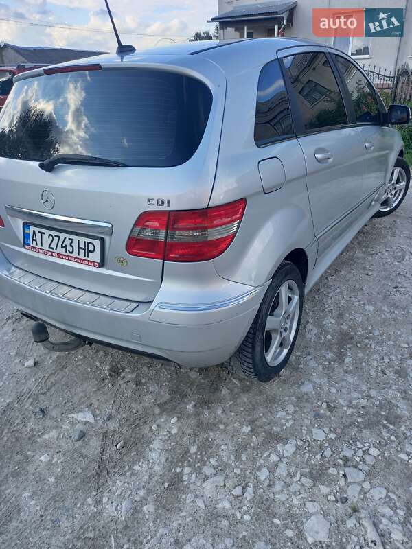 Хэтчбек Mercedes-Benz B-Class 2011 в Шумске