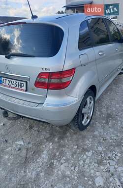 Хетчбек Mercedes-Benz B-Class 2011 в 