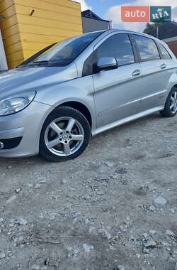 Mercedes-Benz B-Class 2011