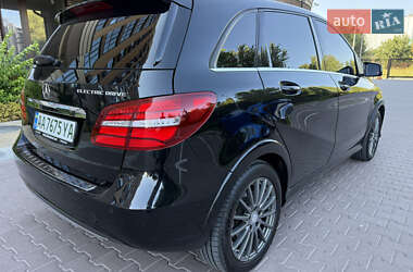 Хэтчбек Mercedes-Benz B-Class 2015 в 