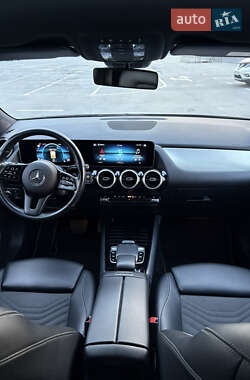 Хэтчбек Mercedes-Benz B-Class 2019 в 