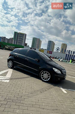 Хэтчбек Mercedes-Benz B-Class 2005 в 