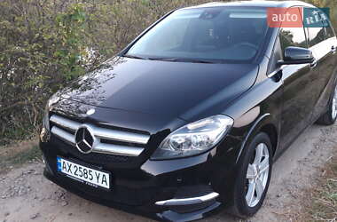 Хэтчбек Mercedes-Benz B-Class 2017 в 