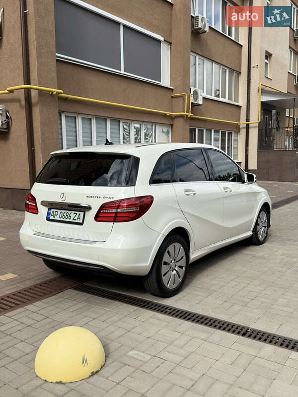 Хэтчбек Mercedes-Benz B-Class 2014 в Запорожье