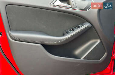 Хэтчбек Mercedes-Benz B-Class 2017 в 