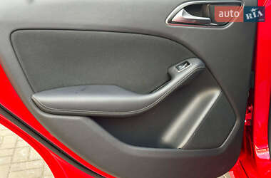 Хэтчбек Mercedes-Benz B-Class 2017 в 