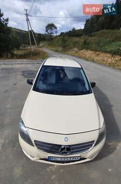 Хэтчбек Mercedes-Benz B-Class 2013 в 