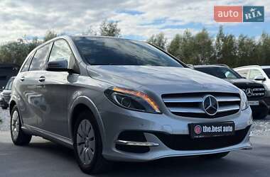 Хэтчбек Mercedes-Benz B-Class 2017 в 