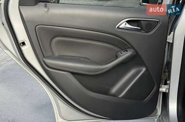 Хэтчбек Mercedes-Benz B-Class 2017 в 