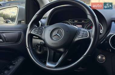 Хэтчбек Mercedes-Benz B-Class 2017 в 