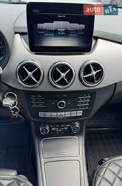 Хэтчбек Mercedes-Benz B-Class 2017 в 
