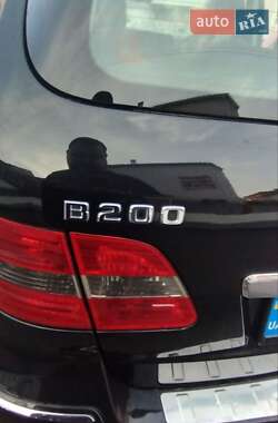 Хэтчбек Mercedes-Benz B-Class 2009 в 