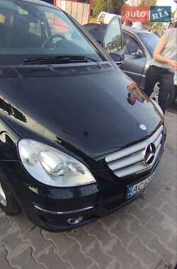 Хэтчбек Mercedes-Benz B-Class 2009 в 