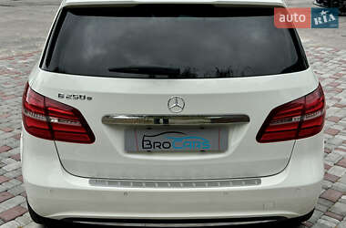 Хэтчбек Mercedes-Benz B-Class 2016 в 