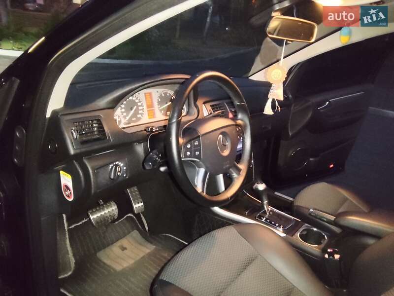 Хэтчбек Mercedes-Benz B-Class 2010 в Днепре