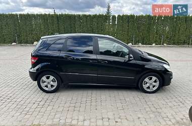 Хэтчбек Mercedes-Benz B-Class 2009 в 